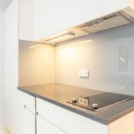 Old Moko Rozana By Vaya Varšava